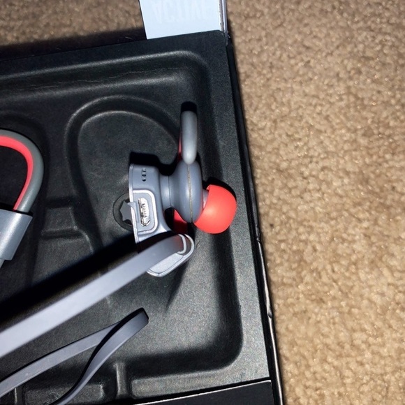 Powerbeats2 wireless headphones - Picture 4 of 4